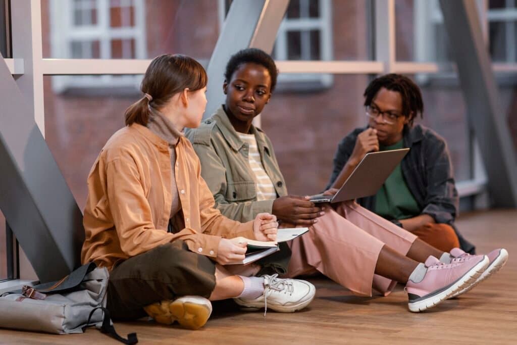 Students-using-AI-education-technology-Africa-to-enhance-digital-learning-in-South-Africa